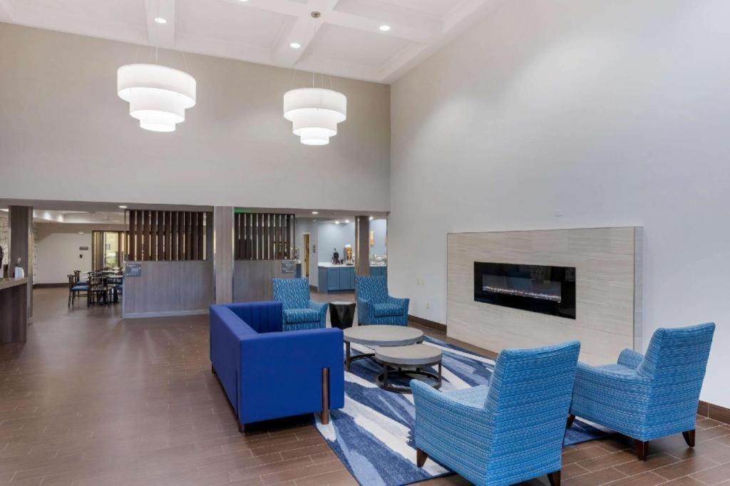 Comfort Inn & Suites Hot Springs Central Екстер'єр фото